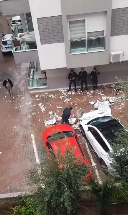 Son dakika haberi | Meteoroloji uyarmıştı: Antalya’dan korkunç görüntüler geliyor: Eve yıldırım düştü zannettik!
