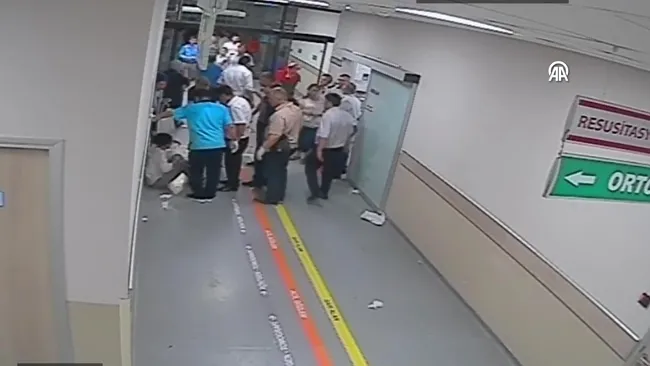 SON DAKİKA… 15 Temmuz gecesine ait yeni görüntüler ortaya çıktı! Numune Hastanesi’nde şehit ve gazilerimiz için büyük mücadele...
