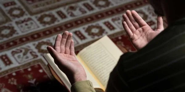 FELAK NAS SURESİ OKU - Felak Nas Suresi Okunuşu ve Anlamı: Felak Nas Duaları Arapça Yazılışı ile Türkçe Meali