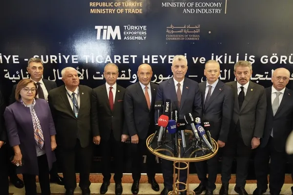 ticaret-bakani-omer-bolat-onumuzdeki-donemde-bu-guclu-ivmeyi-devam-ettirerek-10-milyar-dolarlik-ticaret-hacmi-1787748068463.jpeg