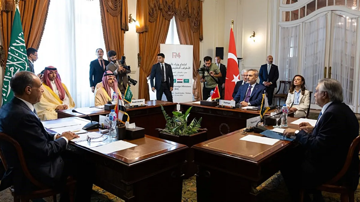 Bakan Fidan’dan Kahire’deki kritik zirvede İsrail’e sert tepki: Fırsatını bulursa ABD-İran görüşmelerini sabote eder