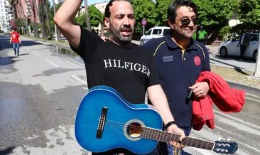Evi yandı ama o gitarını bir an olsun bırakmadı #adana