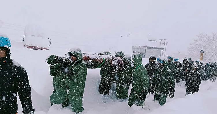 Hindistan’da çığ felaketi: 4 ölü