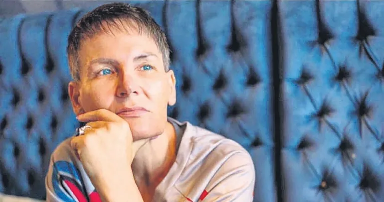 30 yıl boyunca mutlu trans kadın rolünü oynadım!