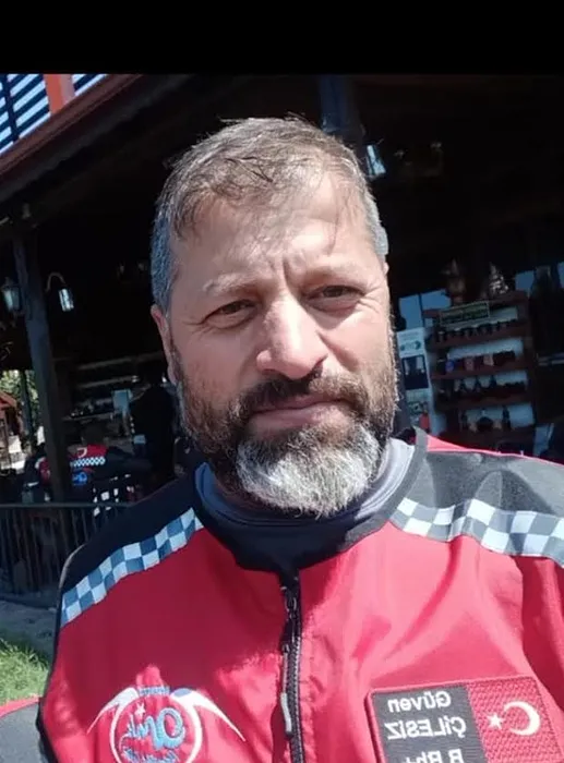 Motosiklet şerit değiştiren araçla çarpıştı: 1 çocuk babası adam hayatını kaybetti!