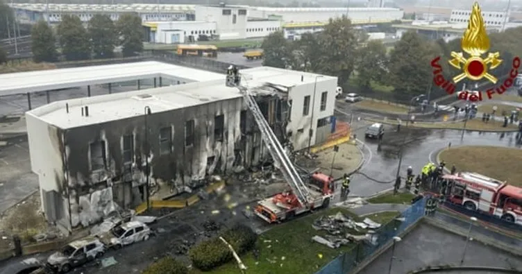 İtalya’da şoke eden kaza! Milyarderin jeti binaya çakıldı