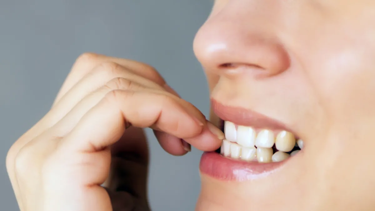 Tırnak yemek orucu bozar mı? Oruçluyken tırnak yemek orucu bozar mı, zedeler mi?