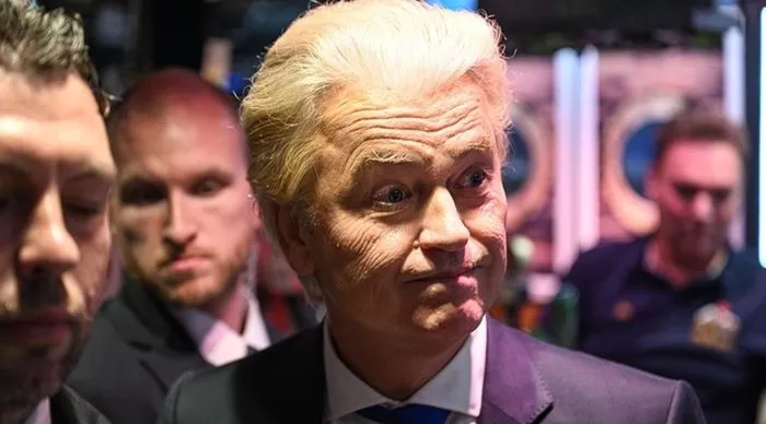 Hollanda’da erken seçim: Aşırı sağ gerilerken merkez partiler güç kazandı