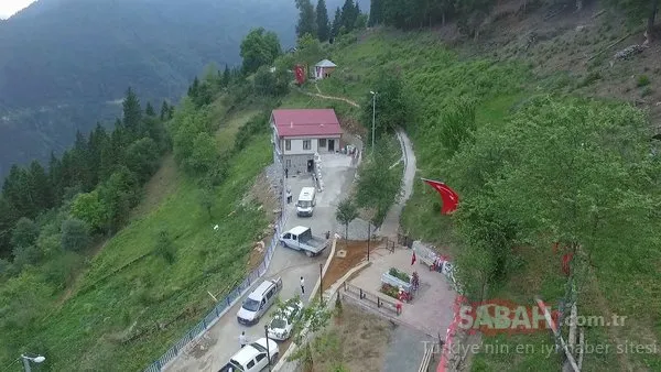 Cumhurbaşkanı Erdoğan şehit Eren Bülbül'ün annesine hediye edilen evin anahtarını verdi