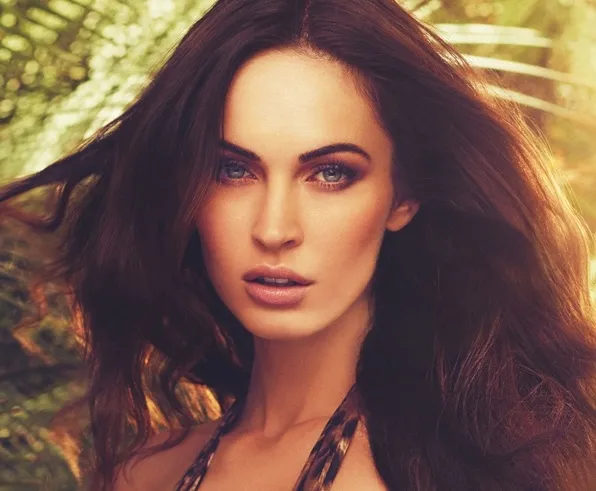 Dünyanın en güzel kadını 4. bebeğini kucağına aldı! Bakın güzel haberi nasıl duyurdu...