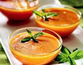 Soğanlı Domates Çorbası Tarifi