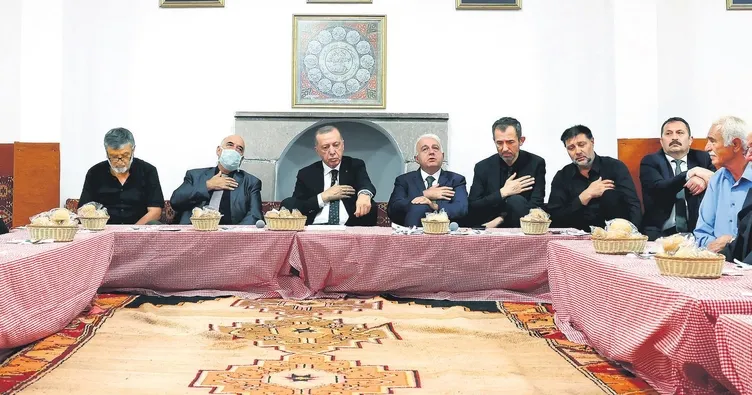 Cemevinde canlarla muharrem iftarı