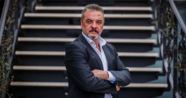 Son dakika: Beyin kanaması geçiren Mesut Akusta’dan müjdeli haber geldi! Eşi Şafak Özbir hastane odasından paylaştı!