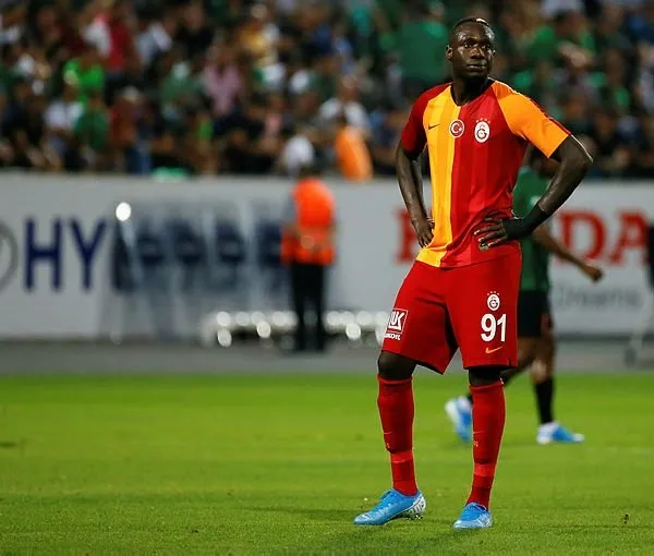 Galatasaray Finansal Fair Play problemini çözecek formülü buldu: Maicon!