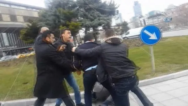 Vatandaş polise vuran zanlıyı linç etmeye çalıştı