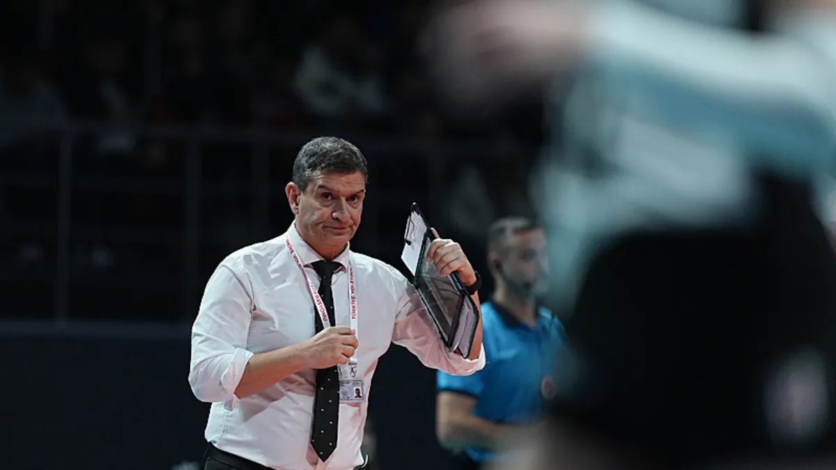 Beşiktaş, başantrenör Lorenzo Micelli ile sözleşme yeniledi Beşiktaş, başantrenör Lorenzo Micelli ile sözleşme yeniledi