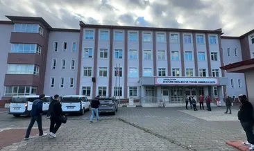 Kayıt için geldiği okulda bir öğrenciyi bıçakladı! #samsun