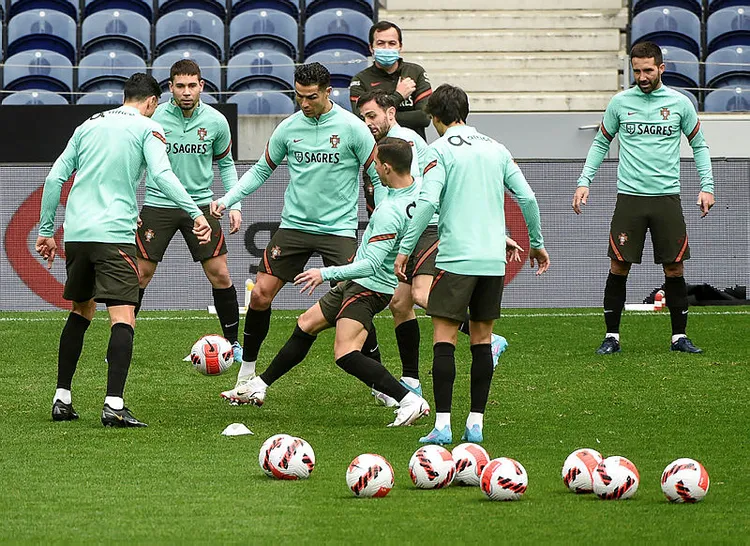 portekiz-turkiye-icin-hazir-son-antrenmanlarini-yaptilar-1648037702986.jpg