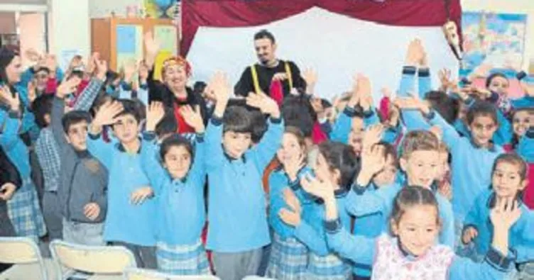 Köy okullarında tiyatro heyecanı
