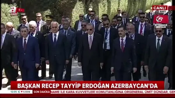 Azerbaycan'ın başkenti Bakü'ye giden Cumhurbaşkanı Erdoğan, Haydar Aliyev'in Anıt Mezarı'na anıtına çelenk koydu
