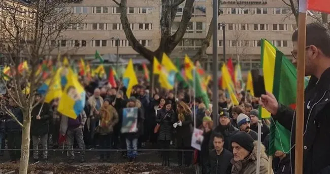 Terör örgütü PKK/YPG yandaşları İsveç'te gösteri düzenledi