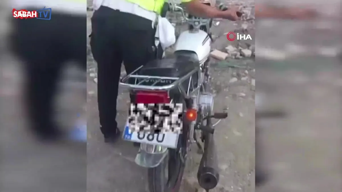 Abartı egzoz kullanan 9 motosikletliye 1 milyon 350 bin TL ceza | Video videosunu izle Abartı egzoz kullanan 9 motosikletliye 1 milyon 350 bin TL ceza | Video videosunu izle