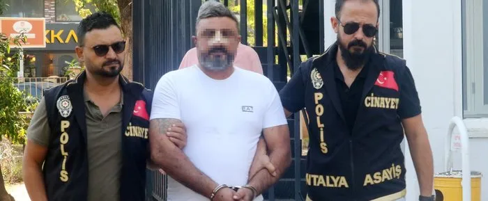 Trabzonsporlu eski futbolcunun oğlu Antalya’da öldürüldü! ‘Beni nasıl içeri almazsın?’