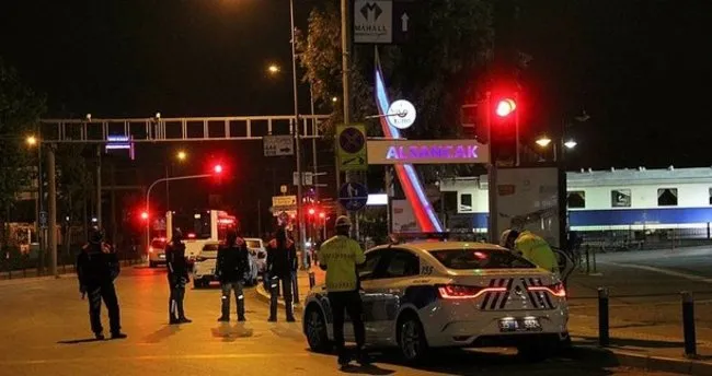 Izmir De Sokaga Cikma Kisitlamasina Uymayanlara Para Cezasi Son Dakika Haberler