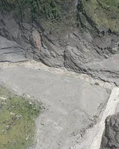 Nepal’de çığ 10 kişiyi yuttu