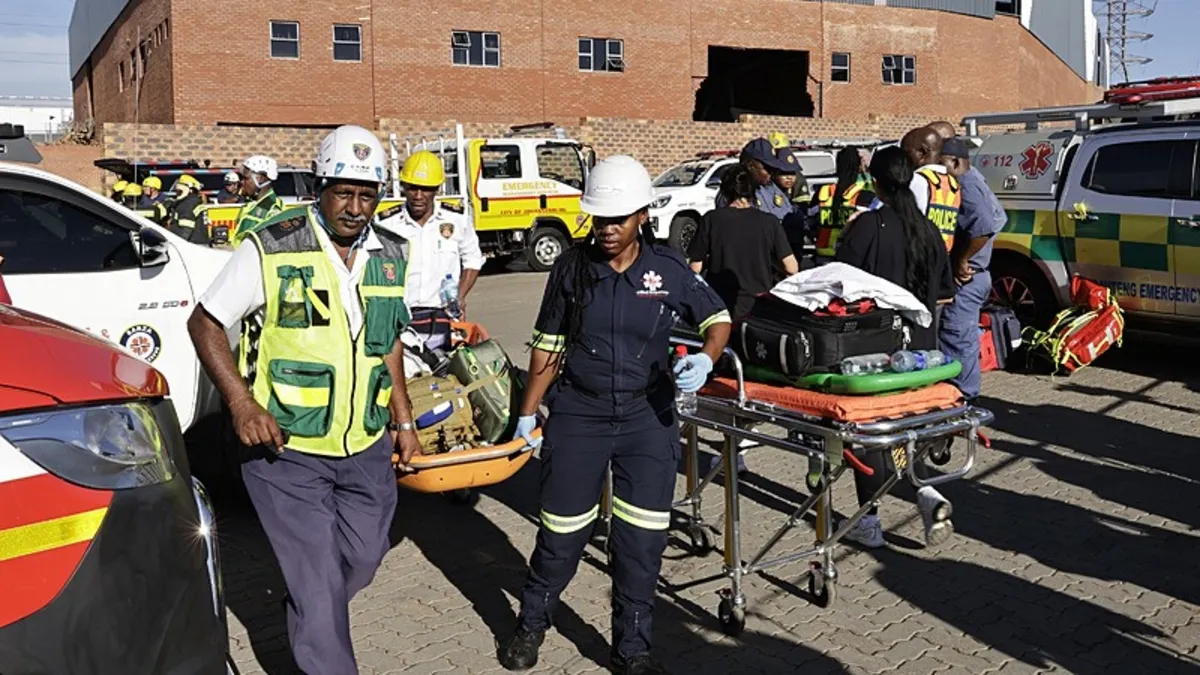 Güney Afrika’da iş merkezi çöktü: 6 ölü Güney Afrika’da iş merkezi çöktü: 6 ölü
