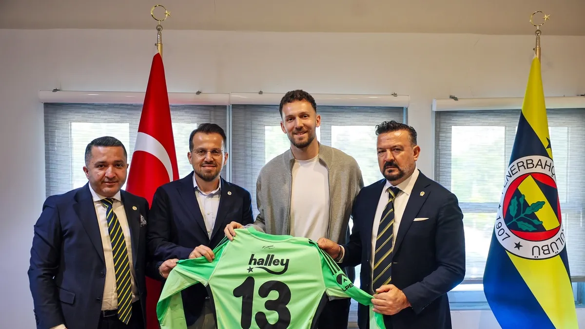 Fenerbahçe, Tarık Çetin’in sözleşmesini uzattı Fenerbahçe, Tarık Çetin’in sözleşmesini uzattı