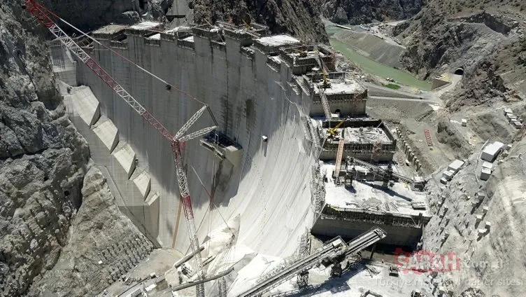 Heyecanla beklenen Yusufeli Barajı projesinden yeni haber! Son 7 metreye girildi