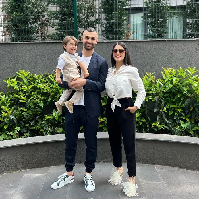 Heyecana dayanamadı! Serdar Dursun eşi doğum yaparken bayıldı!