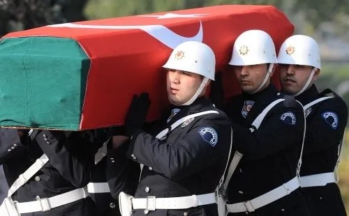 Turgut Özal'ın naaşı mezardan çıkarıldı