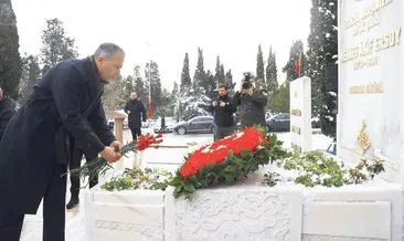 Mehmet Akif Ersoy mezarı başında anıldı #istanbul