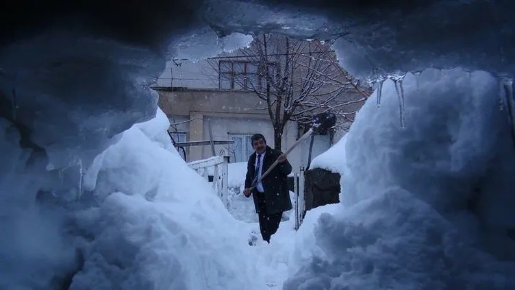 Bitlis’e karın da ötesi yağdı!