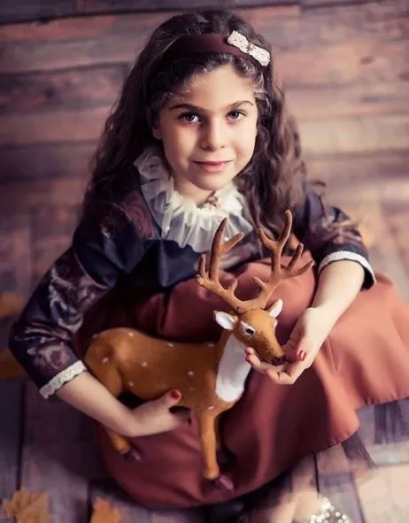 Yeliz Yeşilmen 7 yaşındaki kızına makyaj yaptı