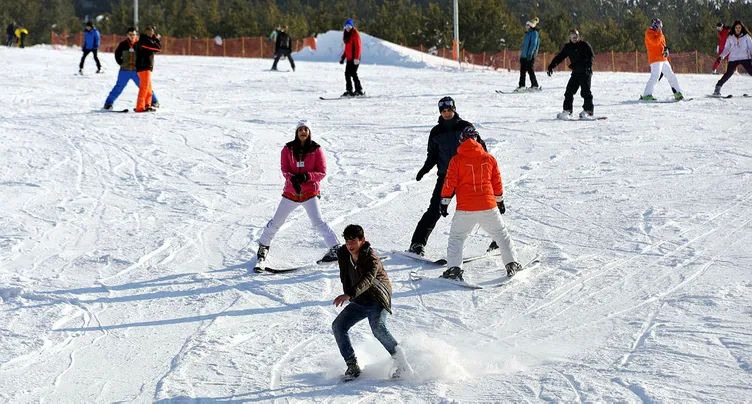 Kayak takımları yok ama herkesten çok eğleniyorlar...