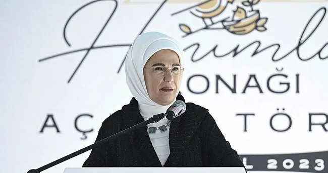Emine Erdoğan, Kiev’deki 3. Lider Eşleri Zirvesi’ne video mesaj gönderdi Emine Erdoğan, Kiev’deki 3. Lider Eşleri Zirvesi’ne video mesaj gönderdi