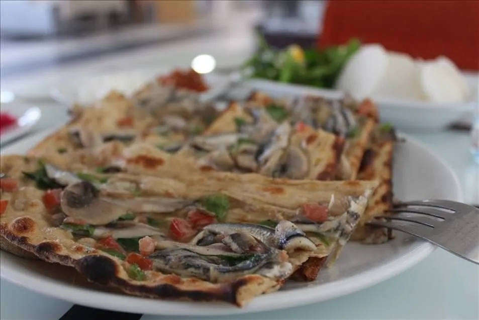 Konya etli ekmeğine &quot;hamsili&quot; rakip Galeri Kültür Sanat
