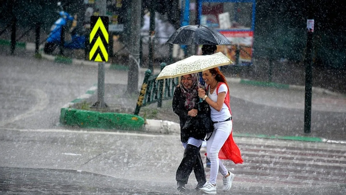 SON DAKİKA… Meteoroloji ve İçişleri Bakanlığı İstanbul için alarm verdi! Gözler o saatte… Şiddetli sağanak ve dolu bekleniyor: İşte riskli ilçeler! SON DAKİKA… Meteoroloji ve İçişleri Bakanlığı İstanbul için alarm verdi! Gözler o saatte… Şiddetli sağanak ve dolu bekleniyor: İşte riskli ilçeler!