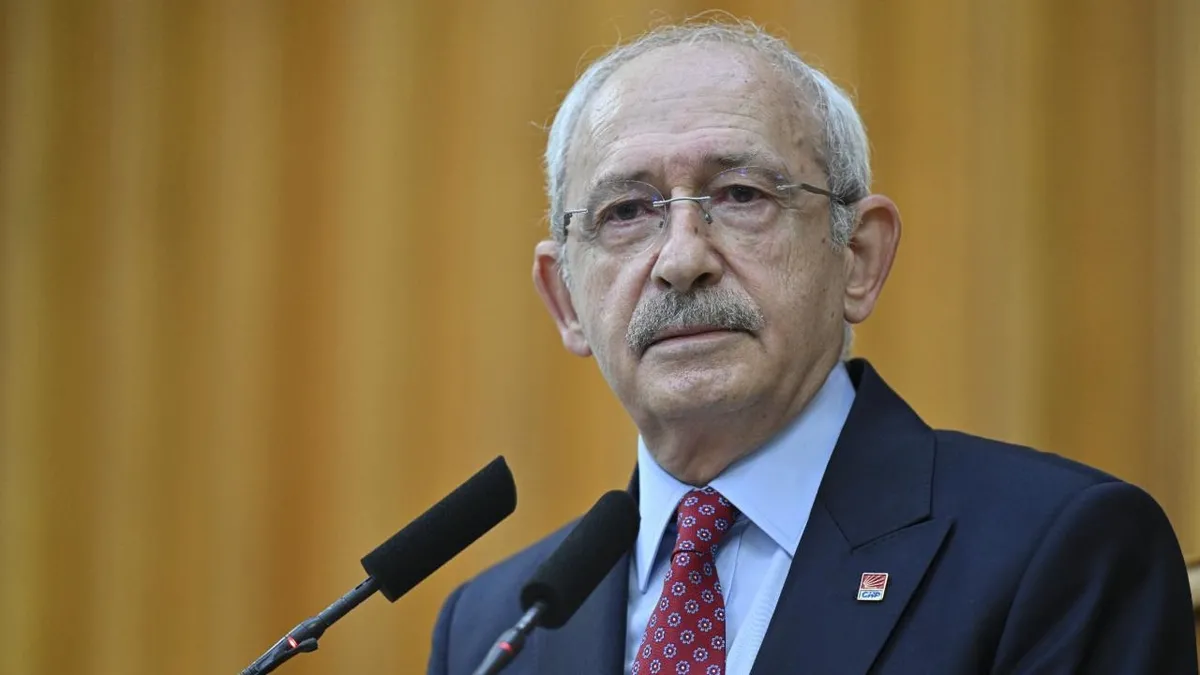 CHP Genel Başkanı Kemal Kılıçdaroğlu'nun bir televizyon programında konuşurken çekilmiş fotoğrafı.