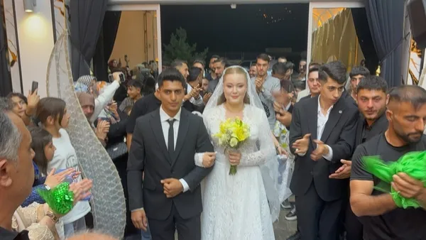 rusyada-musa-uzanan-ask-hikayesi-evlilikle-taclandi-1783949940852.jpg