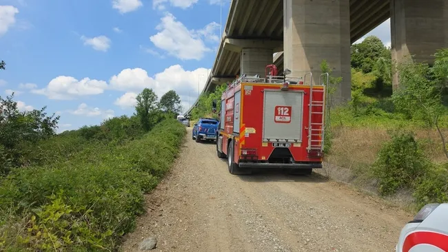 son-dakika-yol-kenarindaki-araci-ekipleri-alarma-gecirmisti-dr-erkut-karacadan-aci-haber-viyaduk-altinda-cansi-1786797517869.jpg