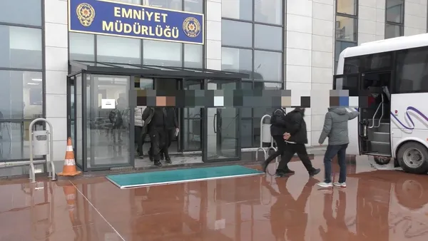 tem-ekiplerinden-deasa-darbe-8-orgut-uyesi-tutuklandi-1733591005135.jpg