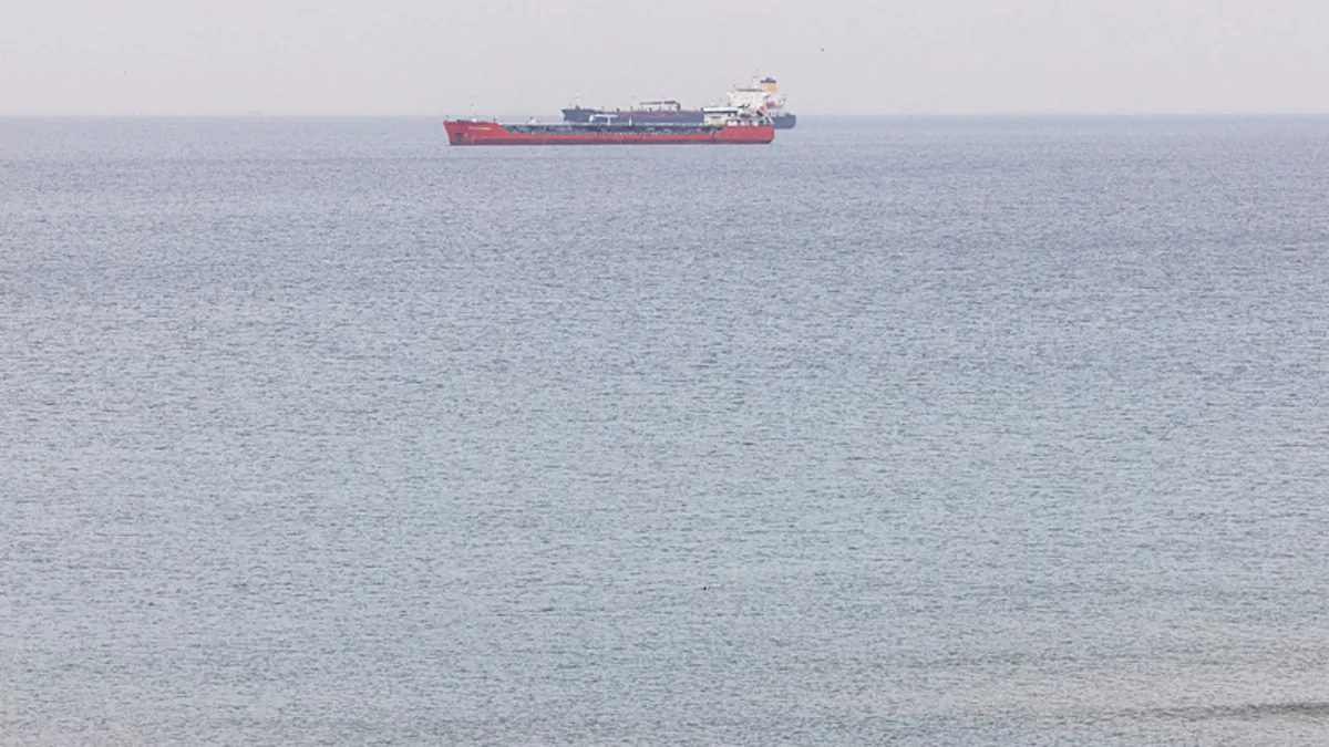 Karadeniz’de 2 petrol tankerine dron saldırısı! Tanker saldırıdan etkilenmedi… Karadeniz’de 2 petrol tankerine dron saldırısı! Tanker saldırıdan etkilenmedi…