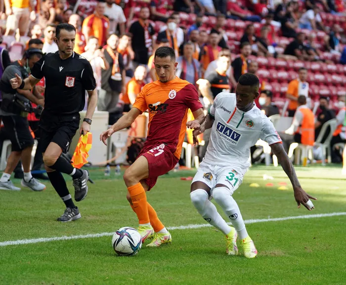 son-dakika-volkan-demirelden-galatasaray-taraftarini-cildirtan-yorum-yildiz-isim-icin-olay-sozler-1632134763579.jpg