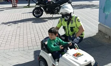 4 yaşındaki sürücüyle trafik polisi arasında gülümseten anlar #bolu