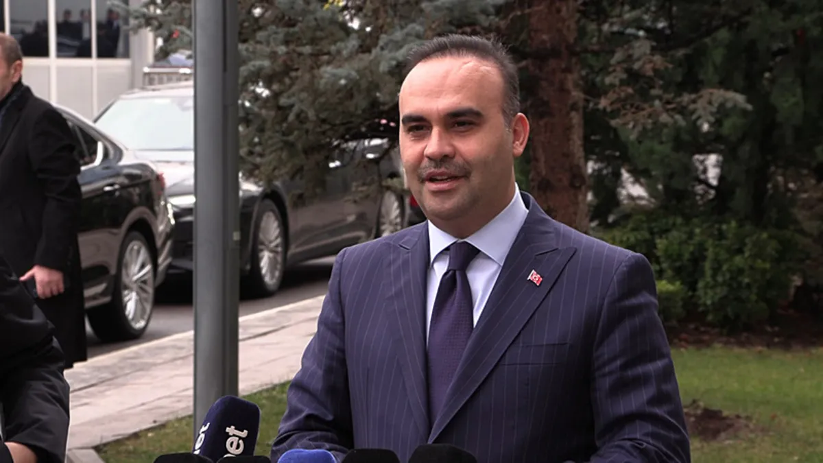 Bakan Kacır’dan CHP’li Ağbaba’ya Togg tepkisi Bakan Kacır’dan CHP’li Ağbaba’ya Togg tepkisi