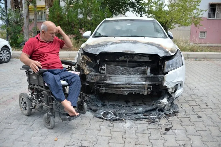 Aracının yakıldığını gören engelli vatandaş gözyaşlarına boğuldu